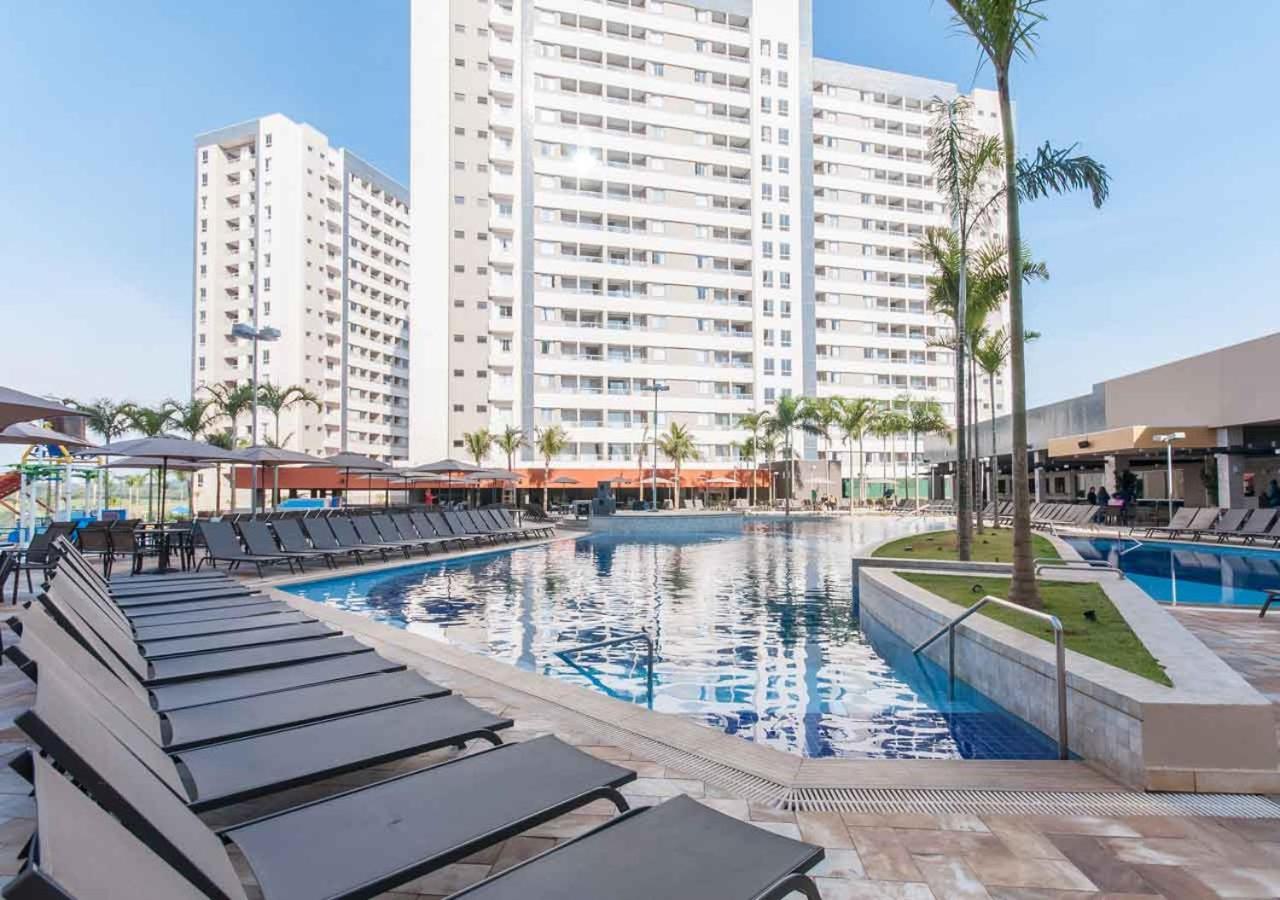 Enjoy Solar das Aguas Park Resort Olimpia Bagian luar foto The swimming pool at the hotel